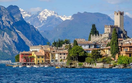 Prestigioso hotel sulla costa Bresciana lago di Garda – Rif. H140312BS